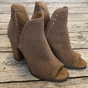 Lucky Brand suede Larise bootie heels, size 7.5
